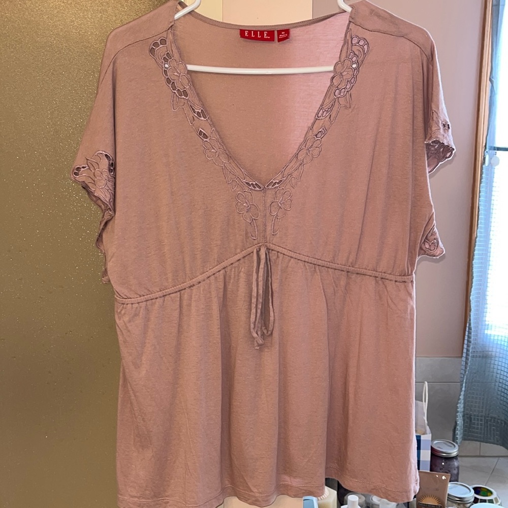 🌻 Elle embroidered tunic size M